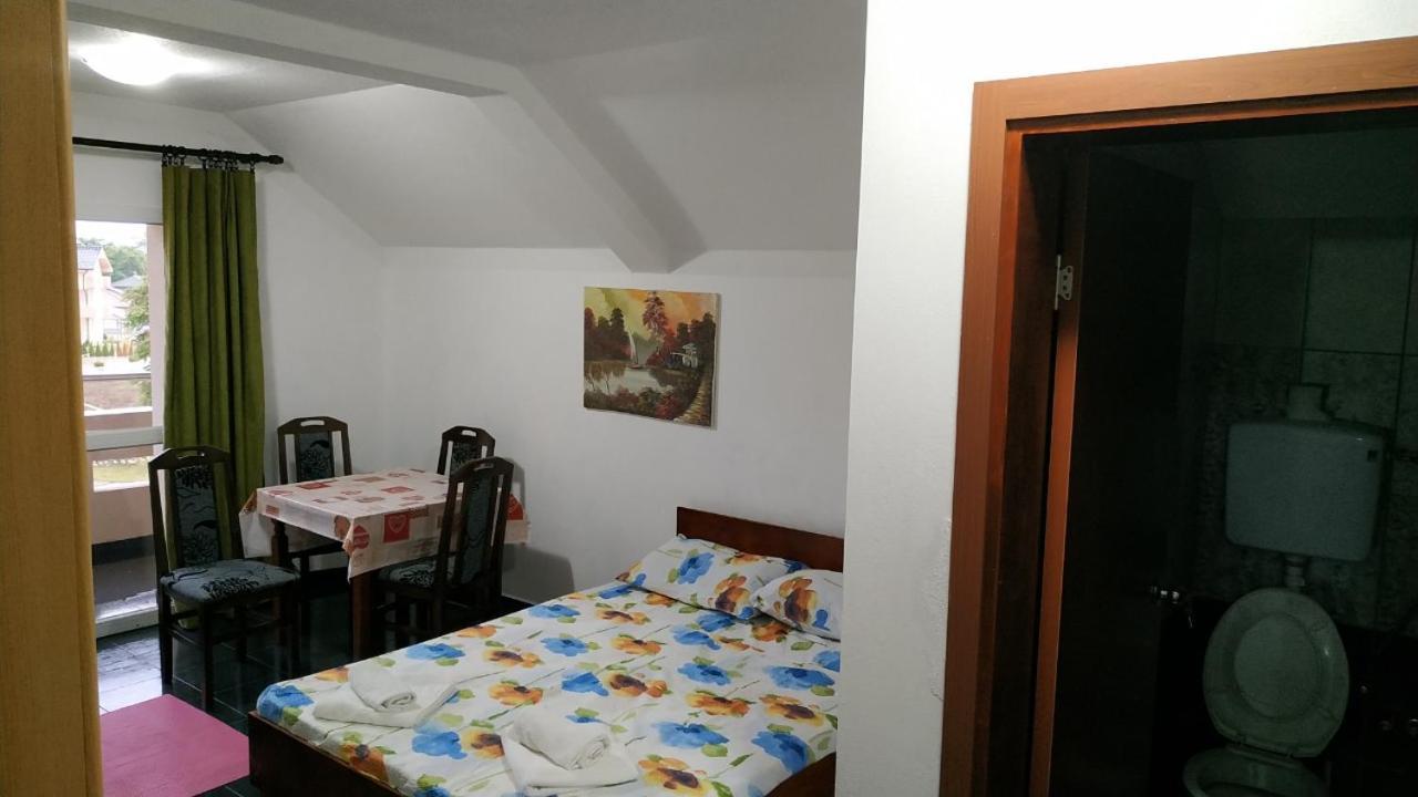 Srebrna Nit Apartment Veliko Gradiste Exterior photo