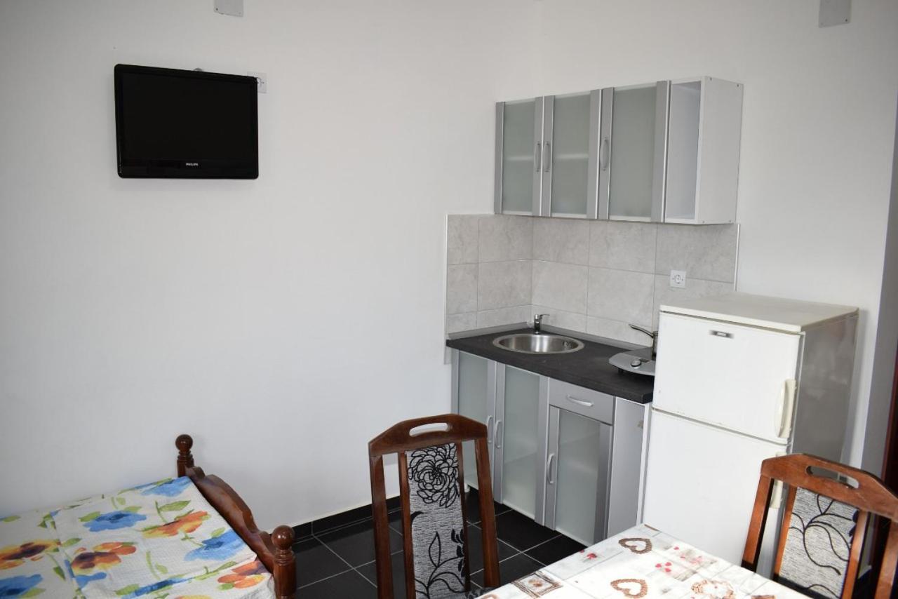 Srebrna Nit Apartment Veliko Gradiste Exterior photo