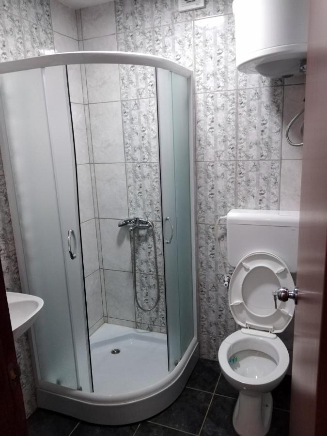 Srebrna Nit Apartment Veliko Gradiste Exterior photo