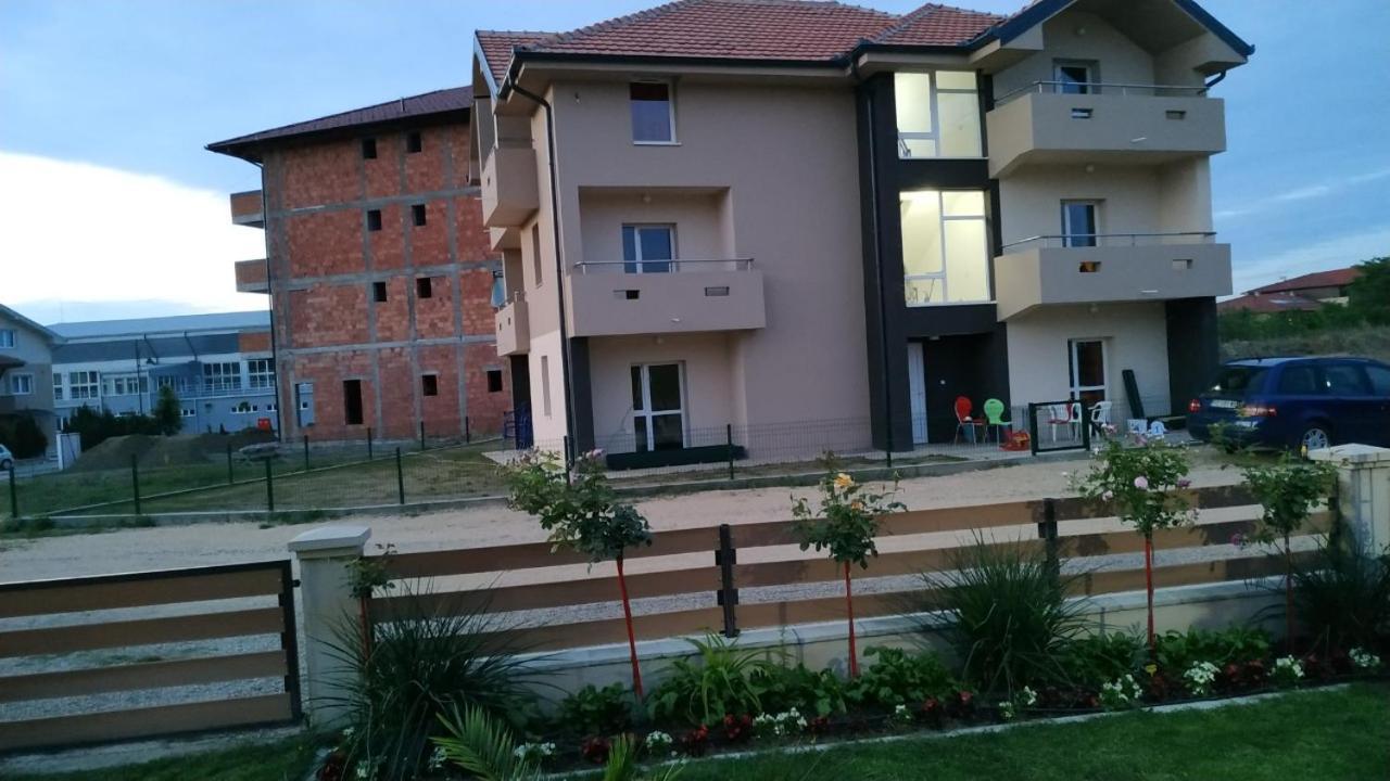 Srebrna Nit Apartment Veliko Gradiste Exterior photo